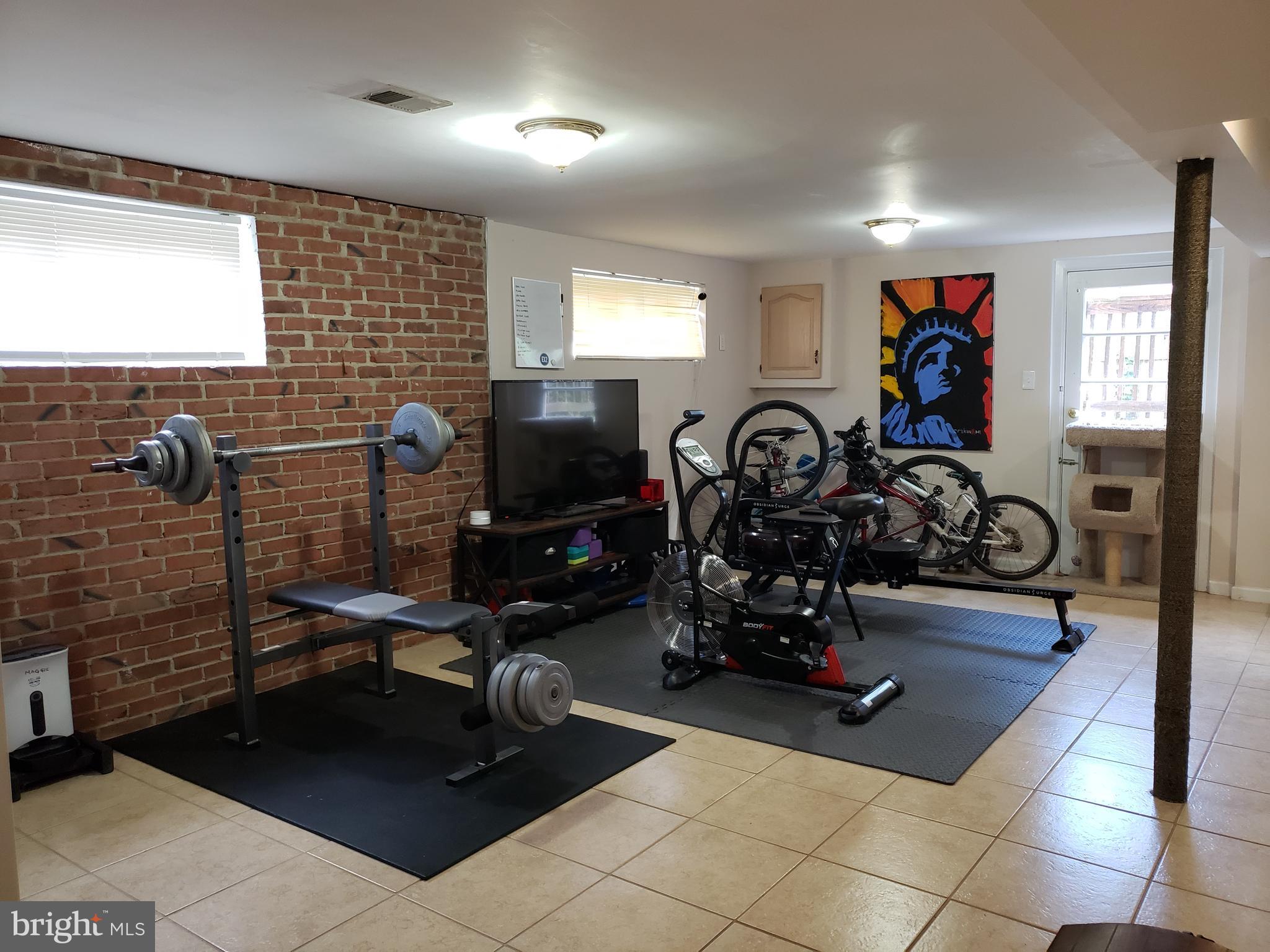 KINGS PARK - Residential Lease