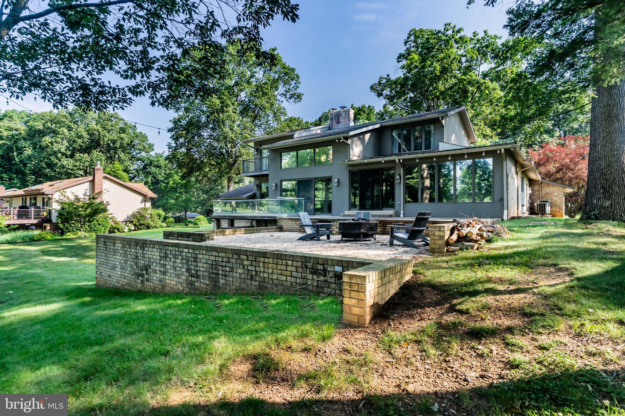 6566 FAIRWAY DRIVE W