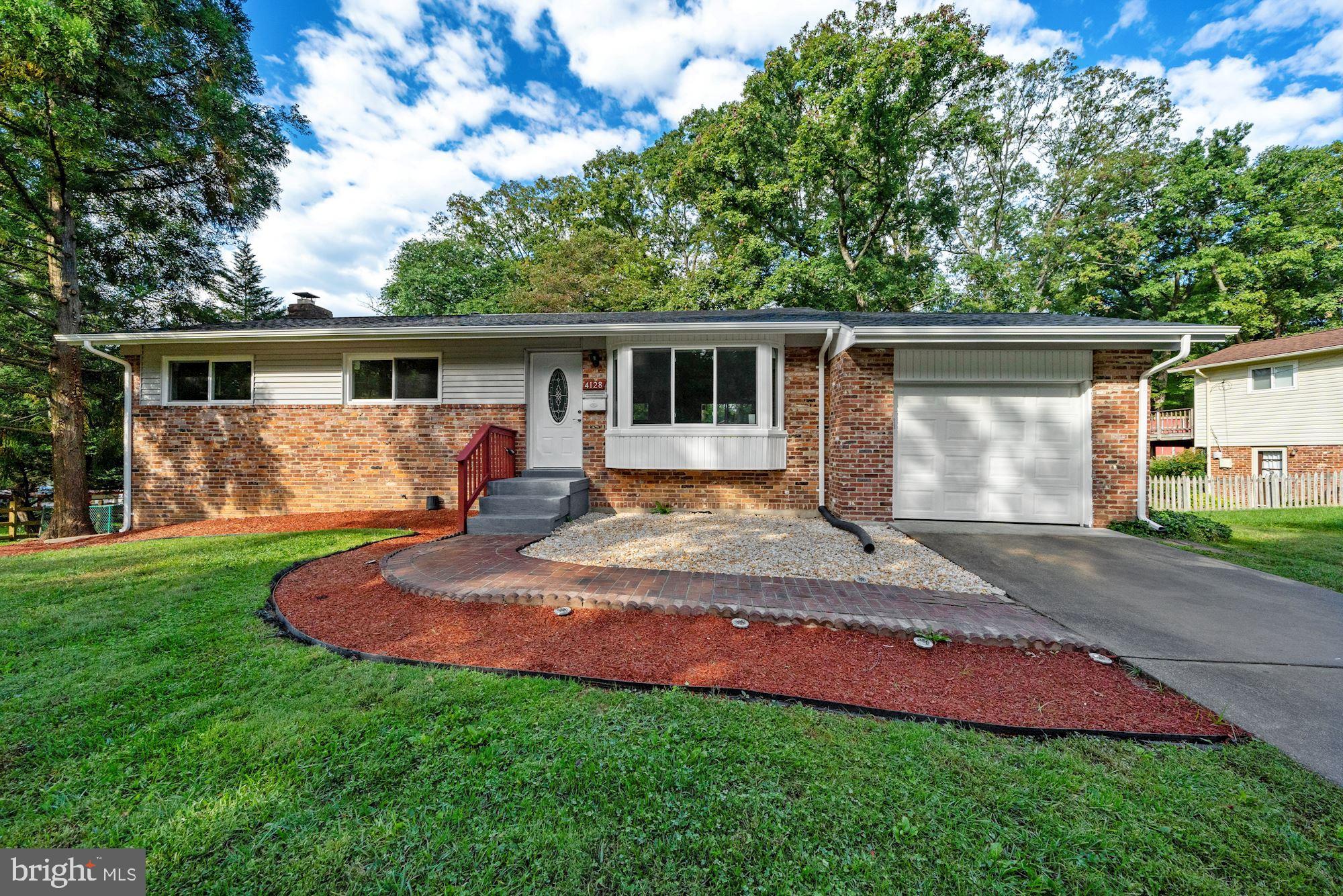 MAPLE HILL - Residential