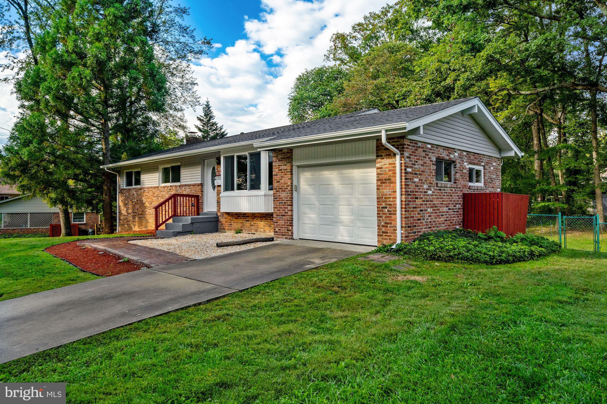 MAPLE HILL - Residential