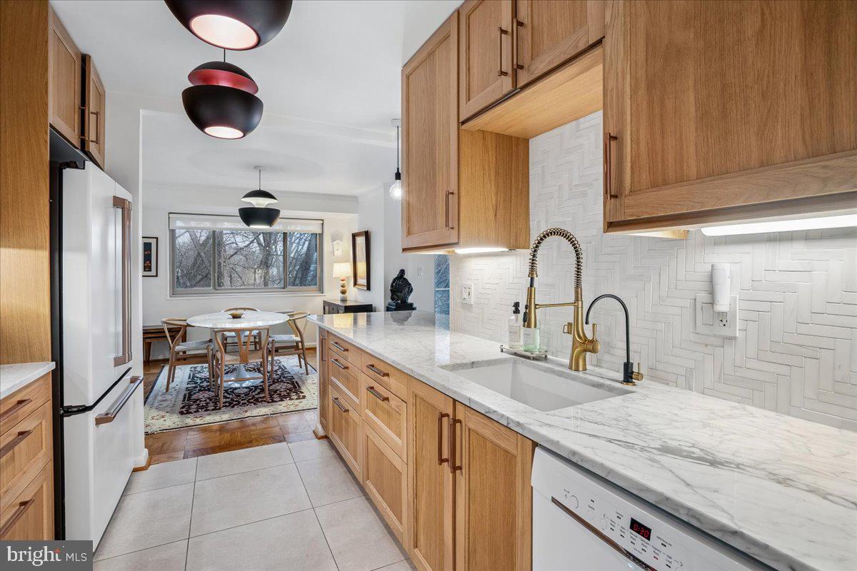 KENWOOD - Residential