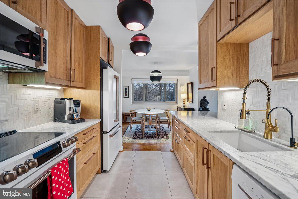 KENWOOD - Residential