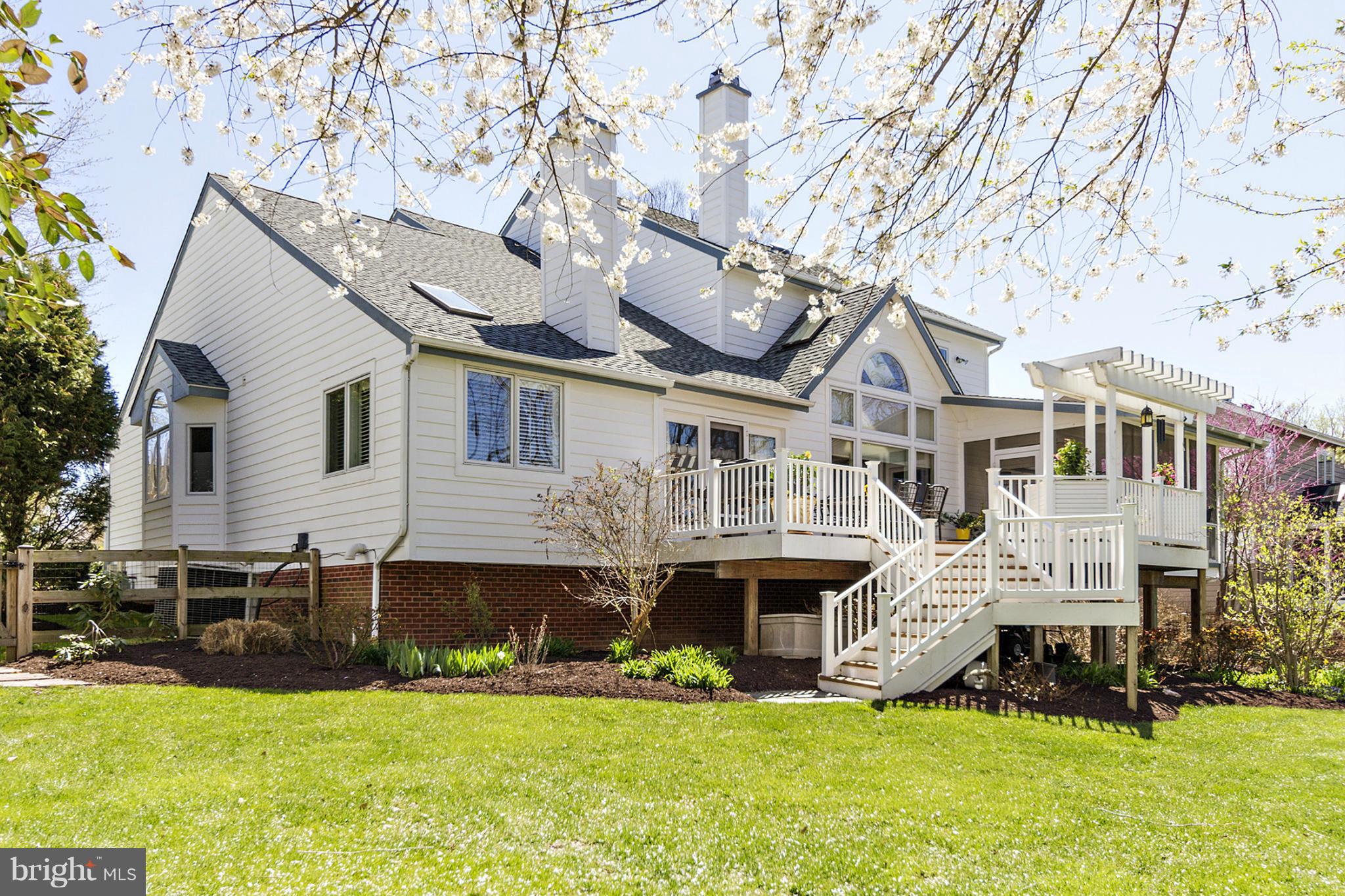 HOBBITS GLEN - Residential