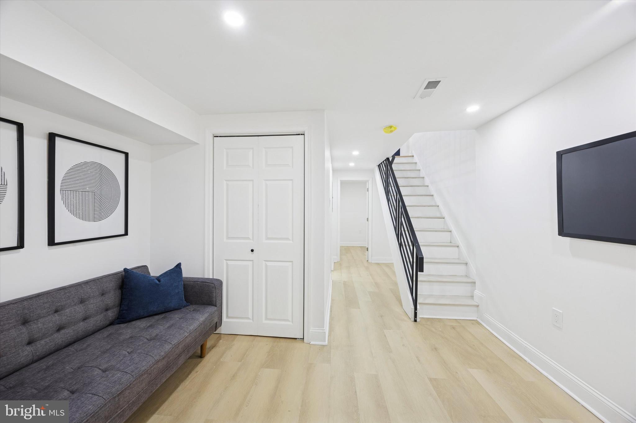 POINT BREEZE - Residential