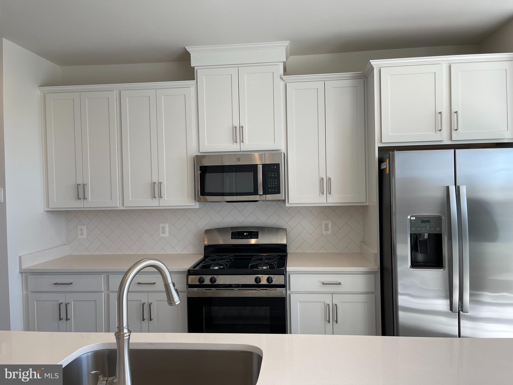 LAKE FREDERICK - Residential Lease