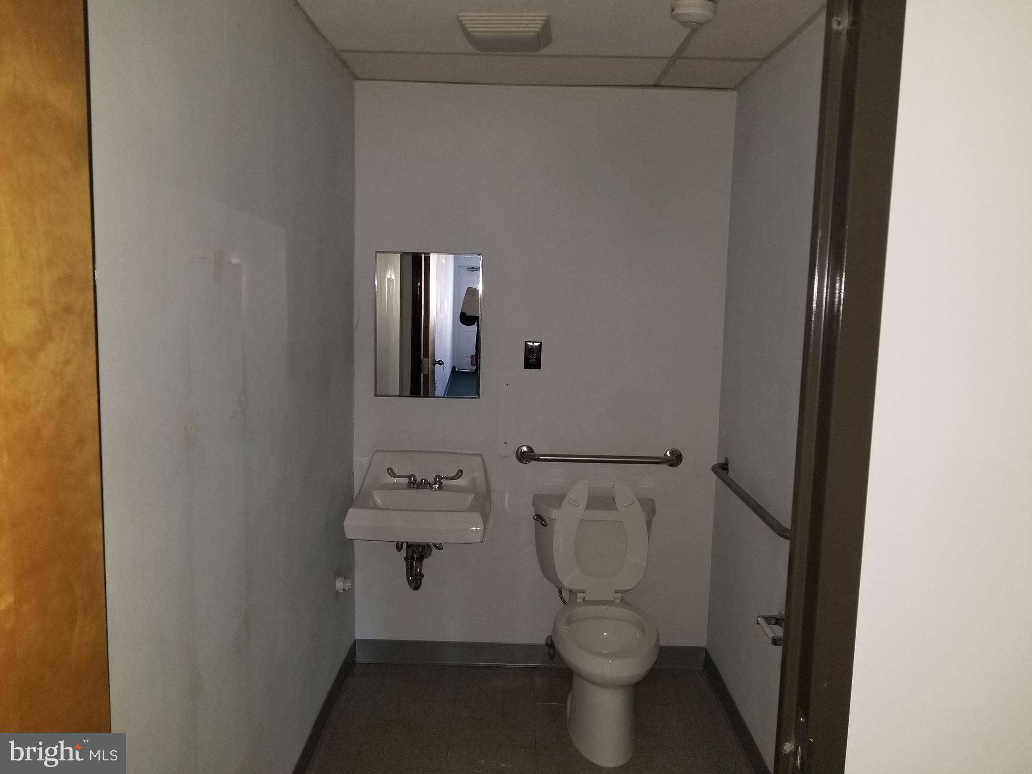 589 BETHLEHEM PIKE 589