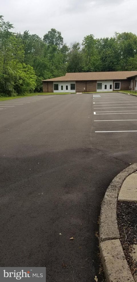 589 BETHLEHEM PIKE 589 MONTGOMERYVILLE PA 18936