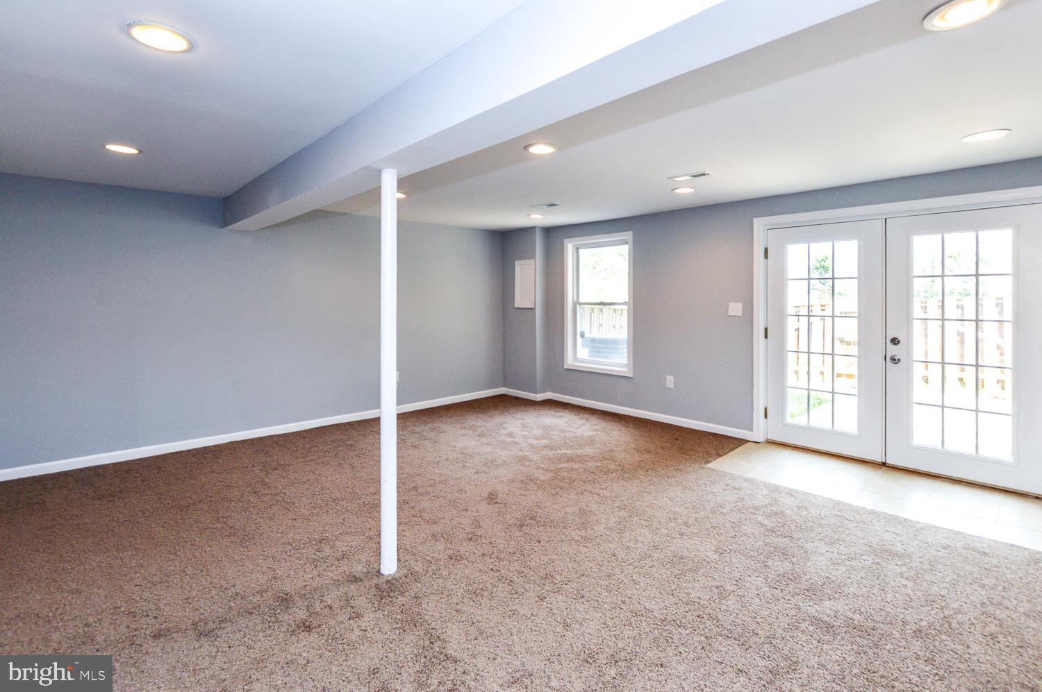 BRIAR VILLAGE - Residential