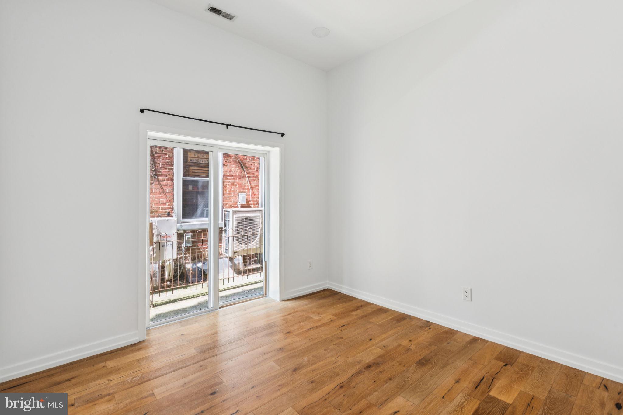 EAST KENSINGTON - Residential Lease