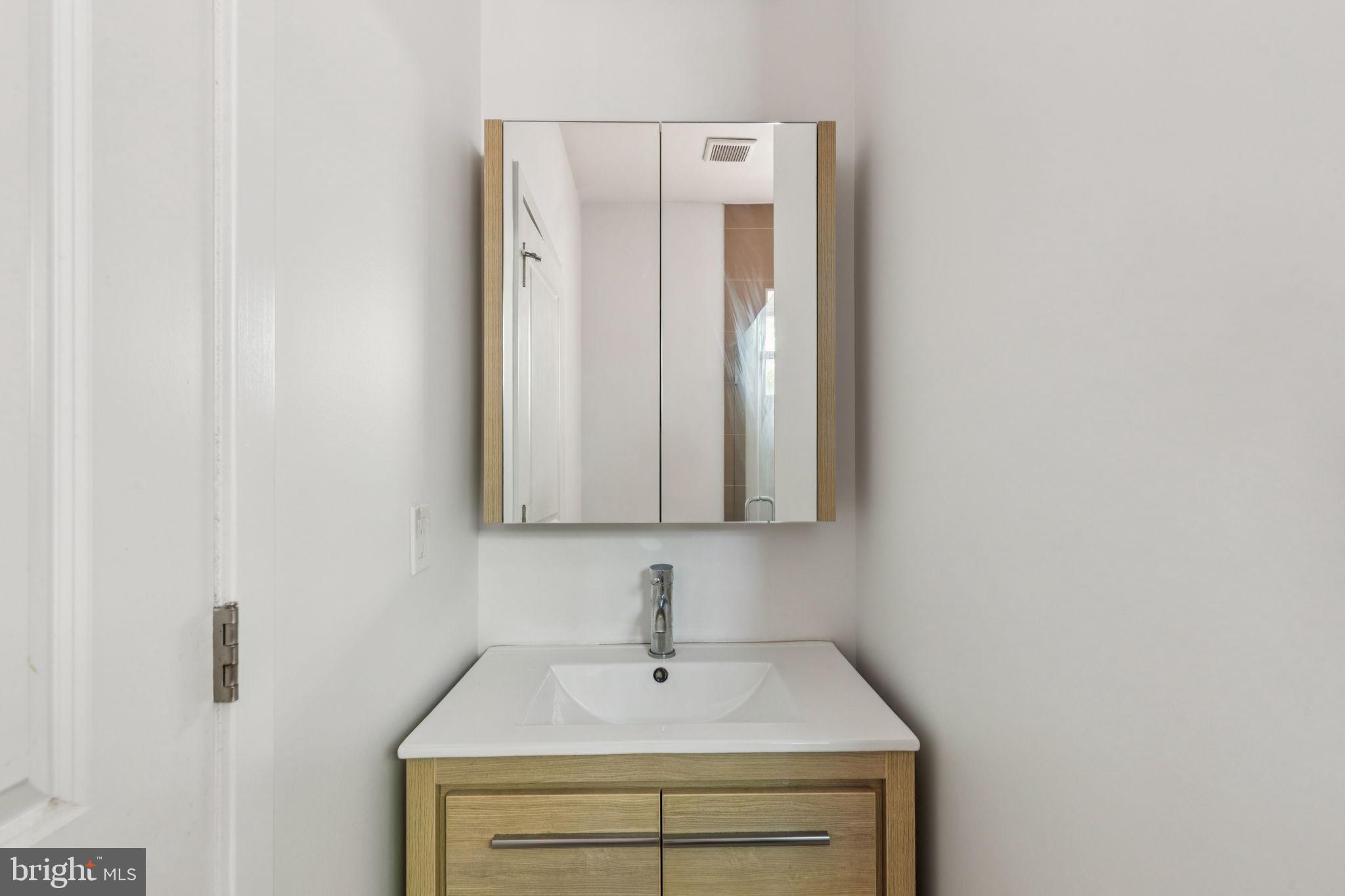 EAST KENSINGTON - Residential Lease