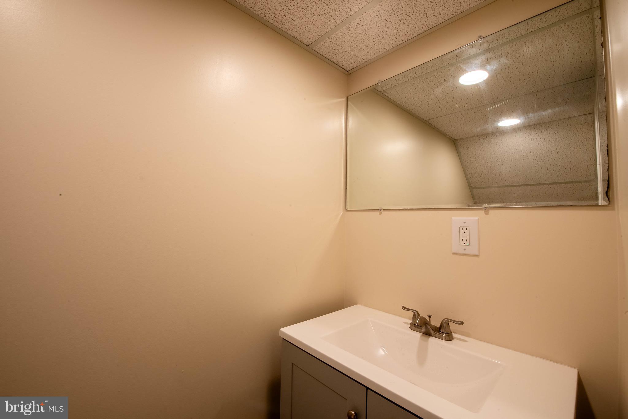 MIDDLESEX - Residential