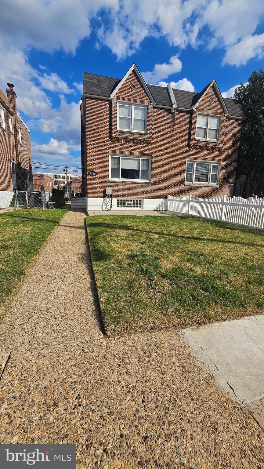 7829 HORROCKS STREET