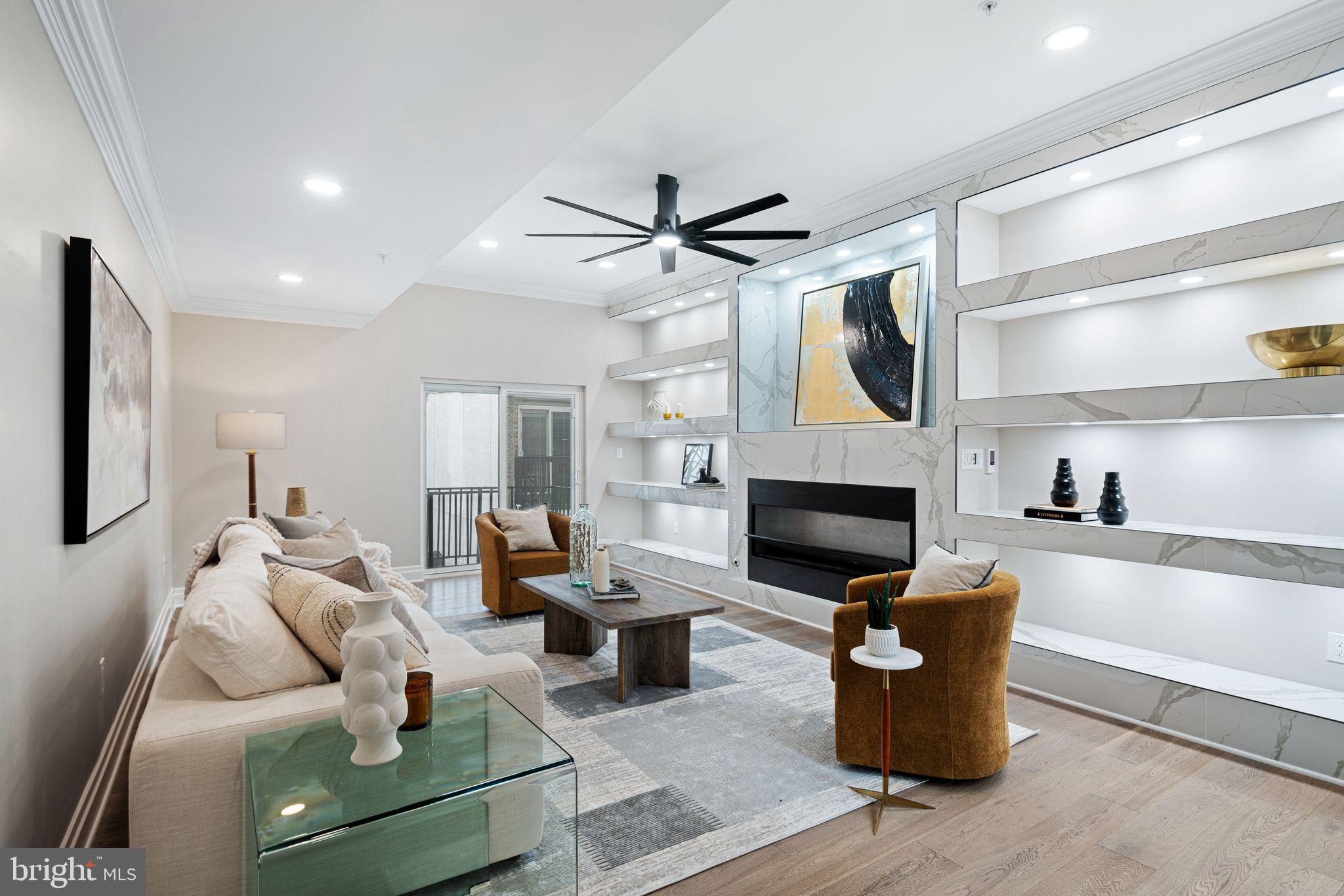 QUEEN VILLAGE - Residential
