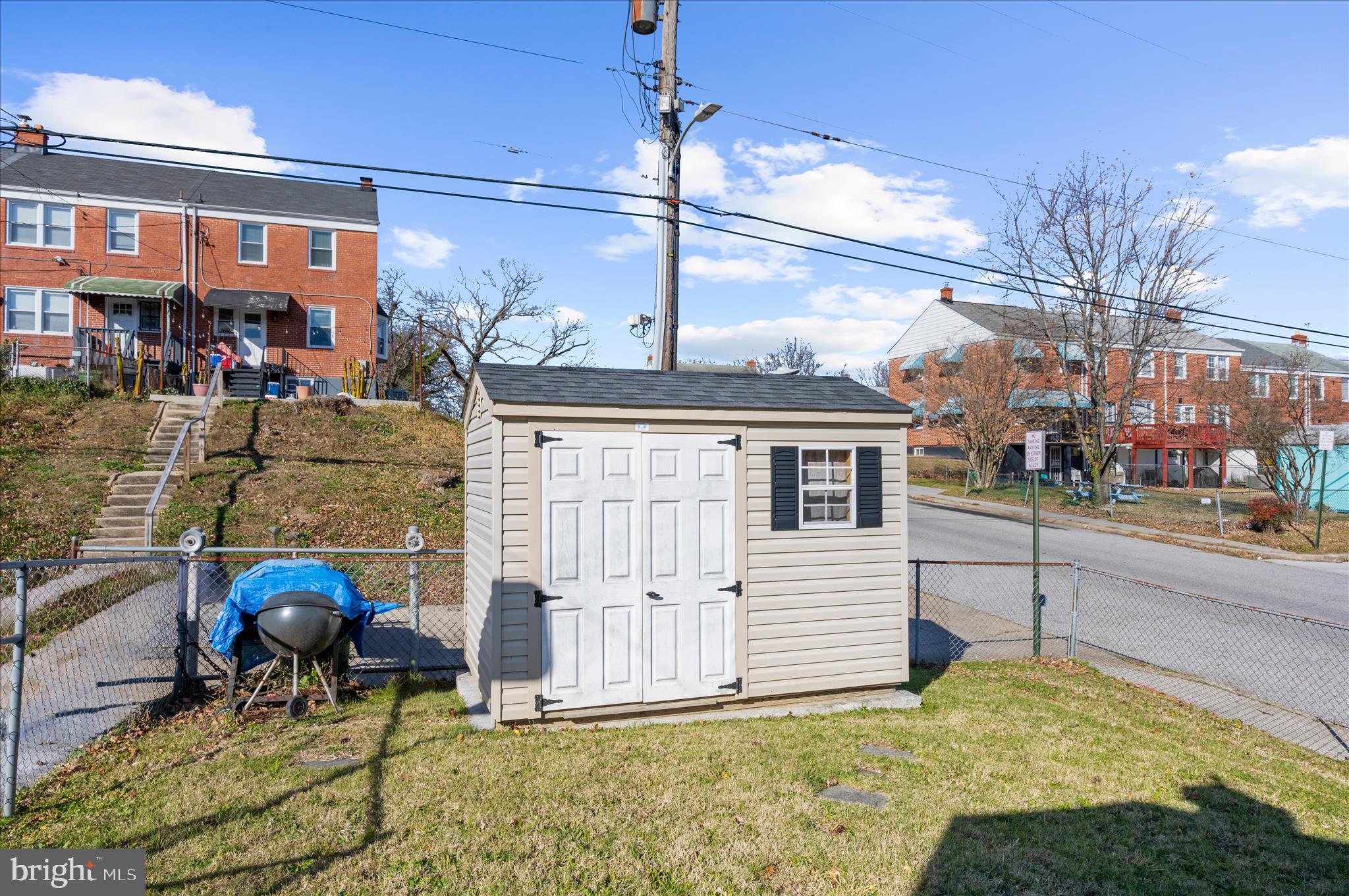 RAMBLEWOOD - Residential