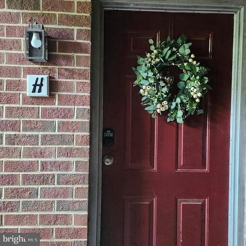 Photo of 3152 Anchorway Court #H, FALLS CHURCH, VA 22042 (MLS # VAFX2313286)