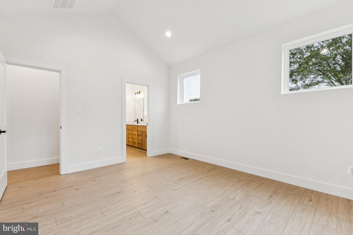 ELKWOOD - Residential