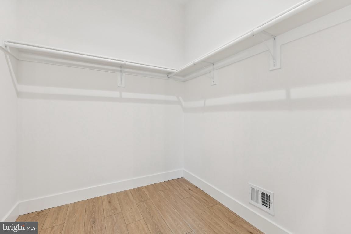 ELKWOOD - Residential