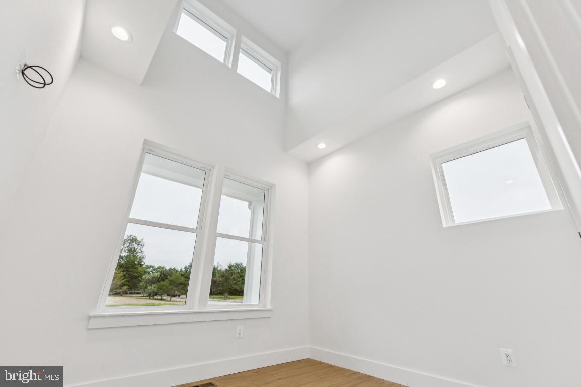 ELKWOOD - Residential