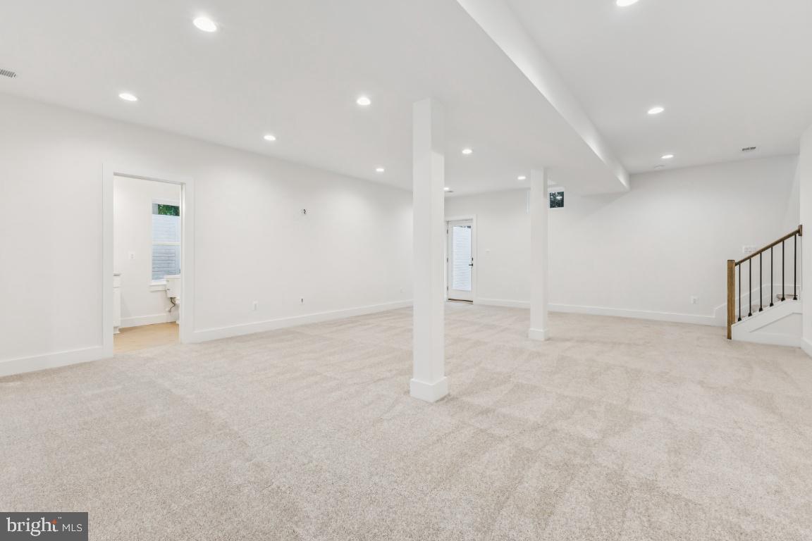 ELKWOOD - Residential