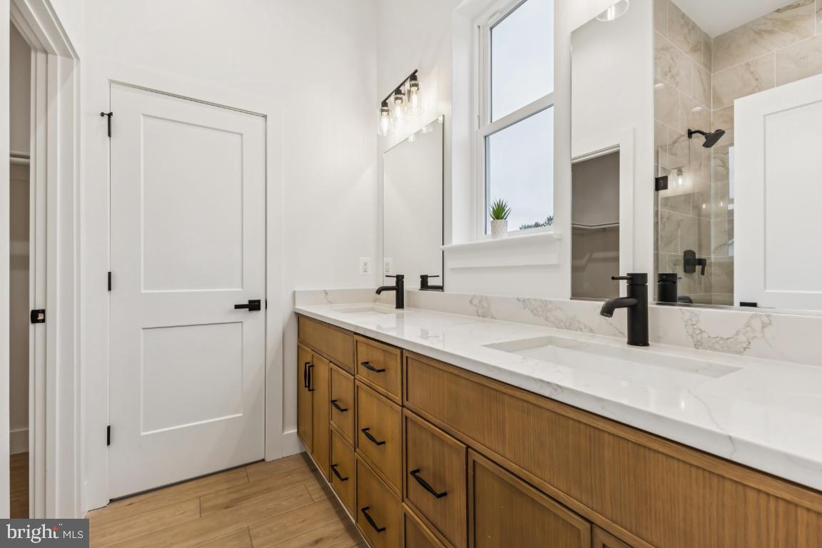 ELKWOOD - Residential