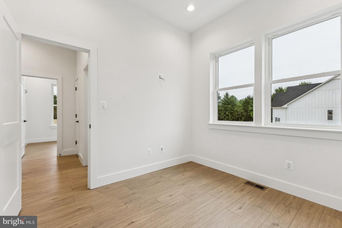 ELKWOOD - Residential