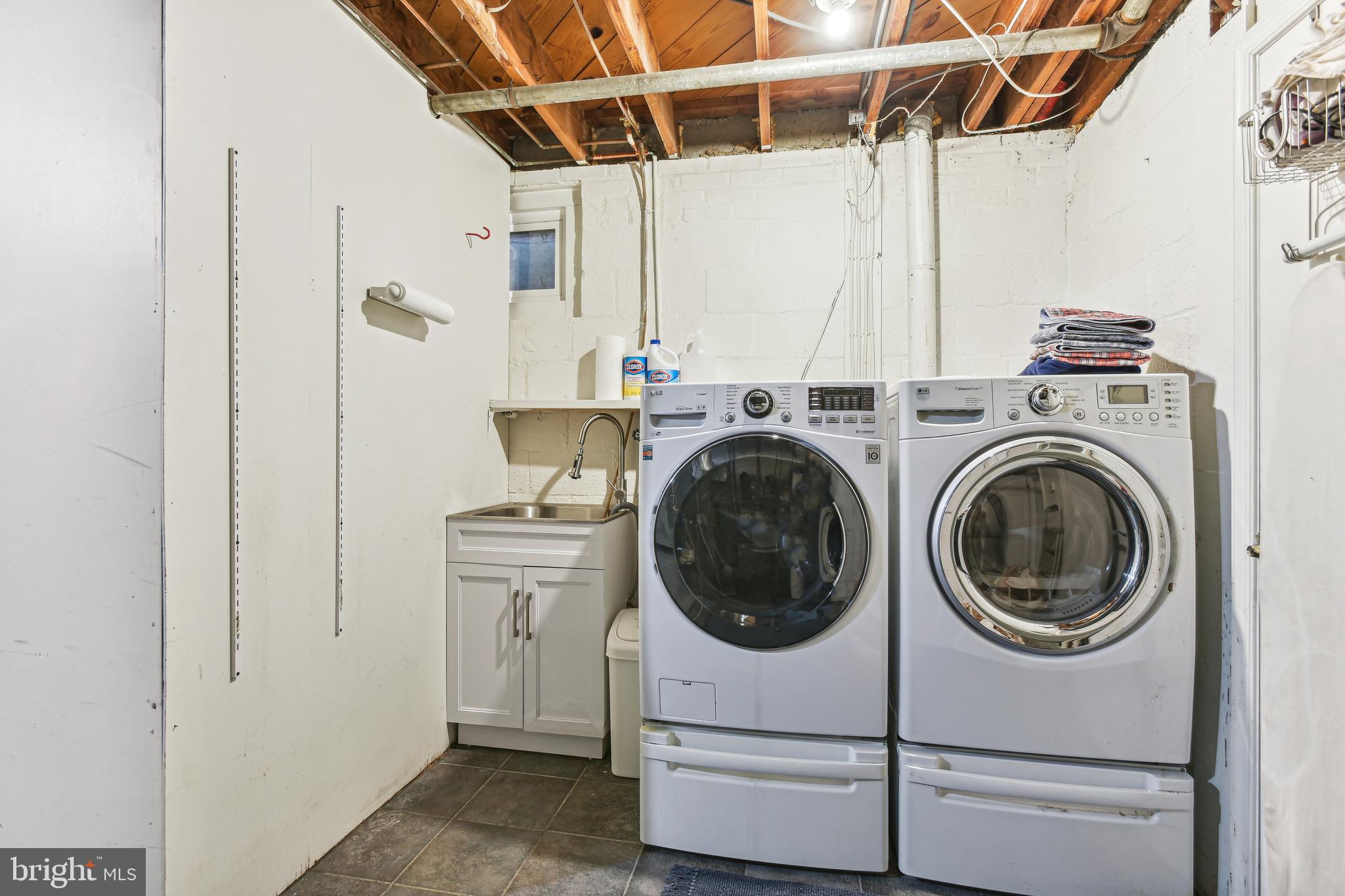 POTOMAC HUNT ACRES - Residential