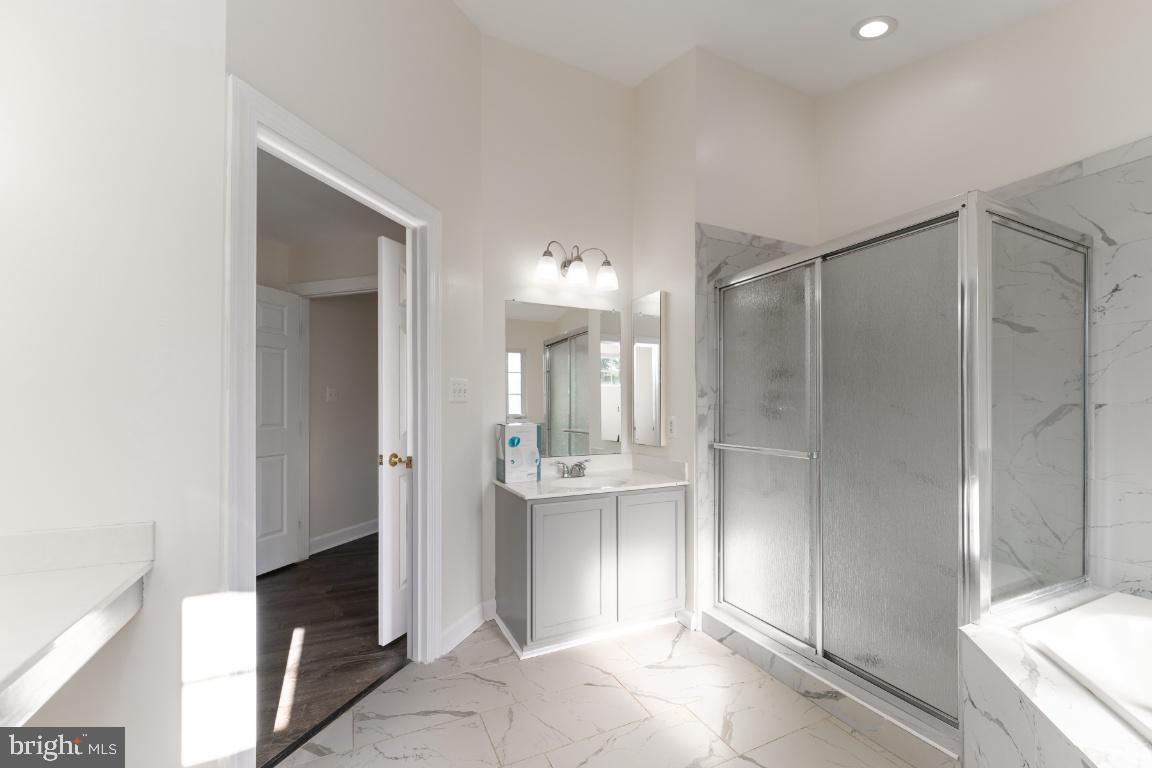 VILLAGES OF URBANA - Residential Lease