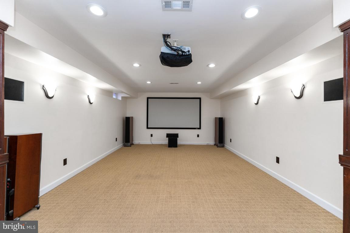 VILLAGES OF URBANA - Residential Lease