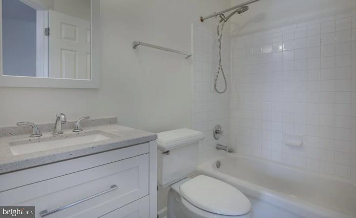 STERLING - Residential Lease