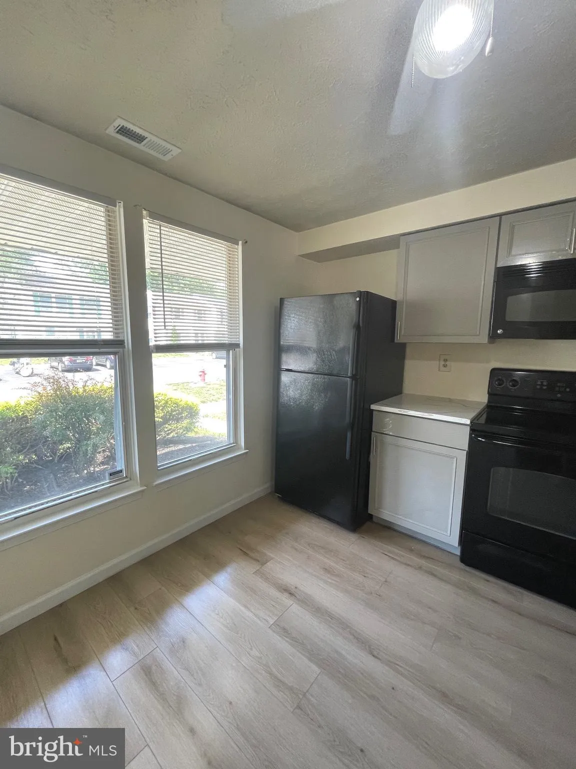 Marlton, New Jersey 08053, United States, 3 Bedrooms Bedrooms, ,2 BathroomsBathrooms,Residential,Pending,187166