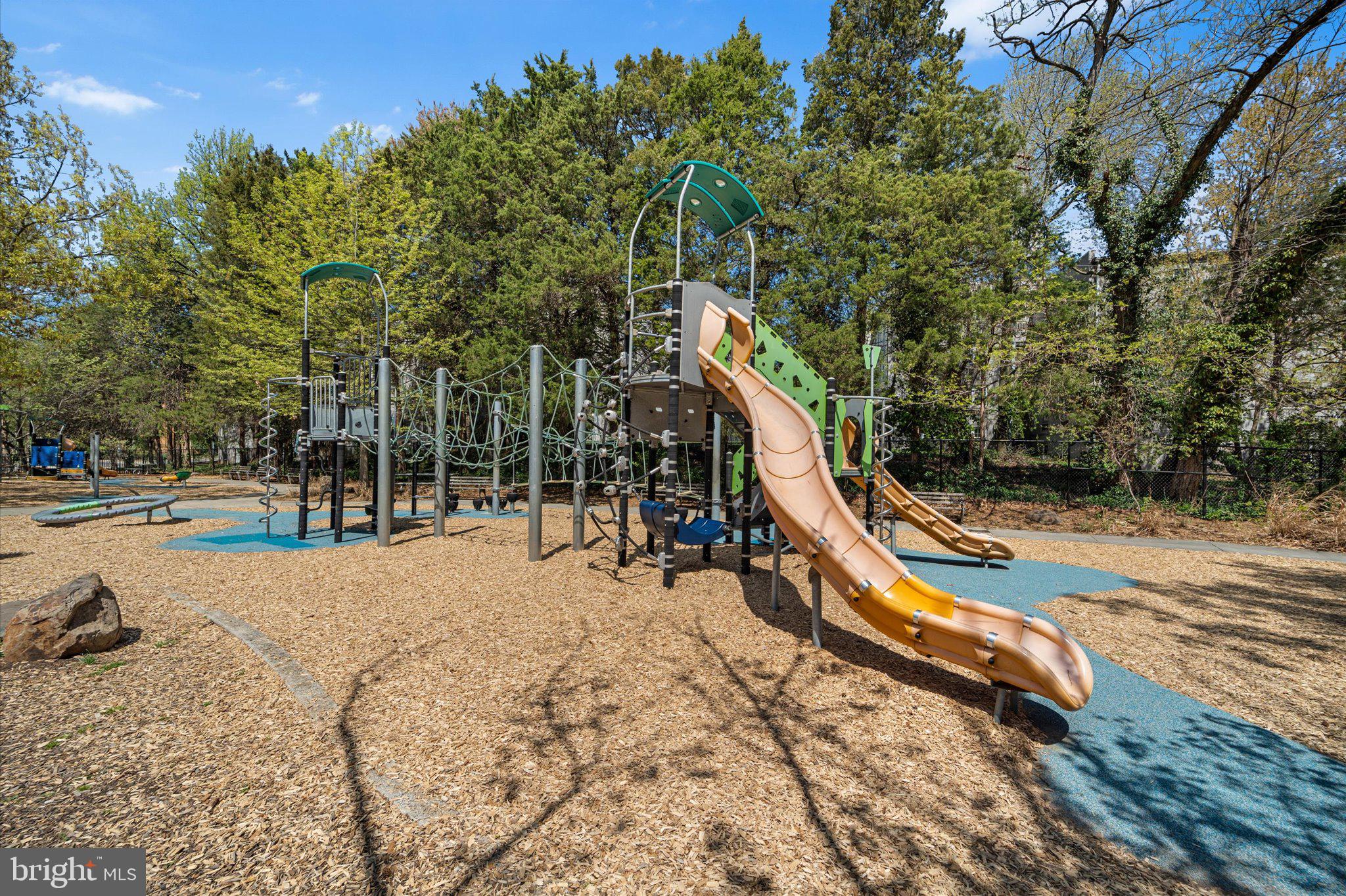 VERMONT GARDENS - Residential