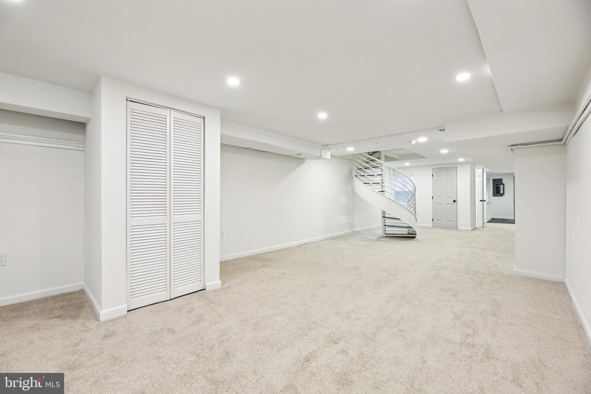 EAST BALTIMORE MIDWAY - Residential