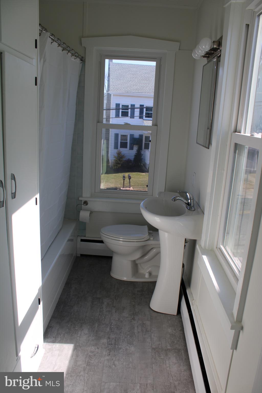 EAST EARL TWP - Residential Lease