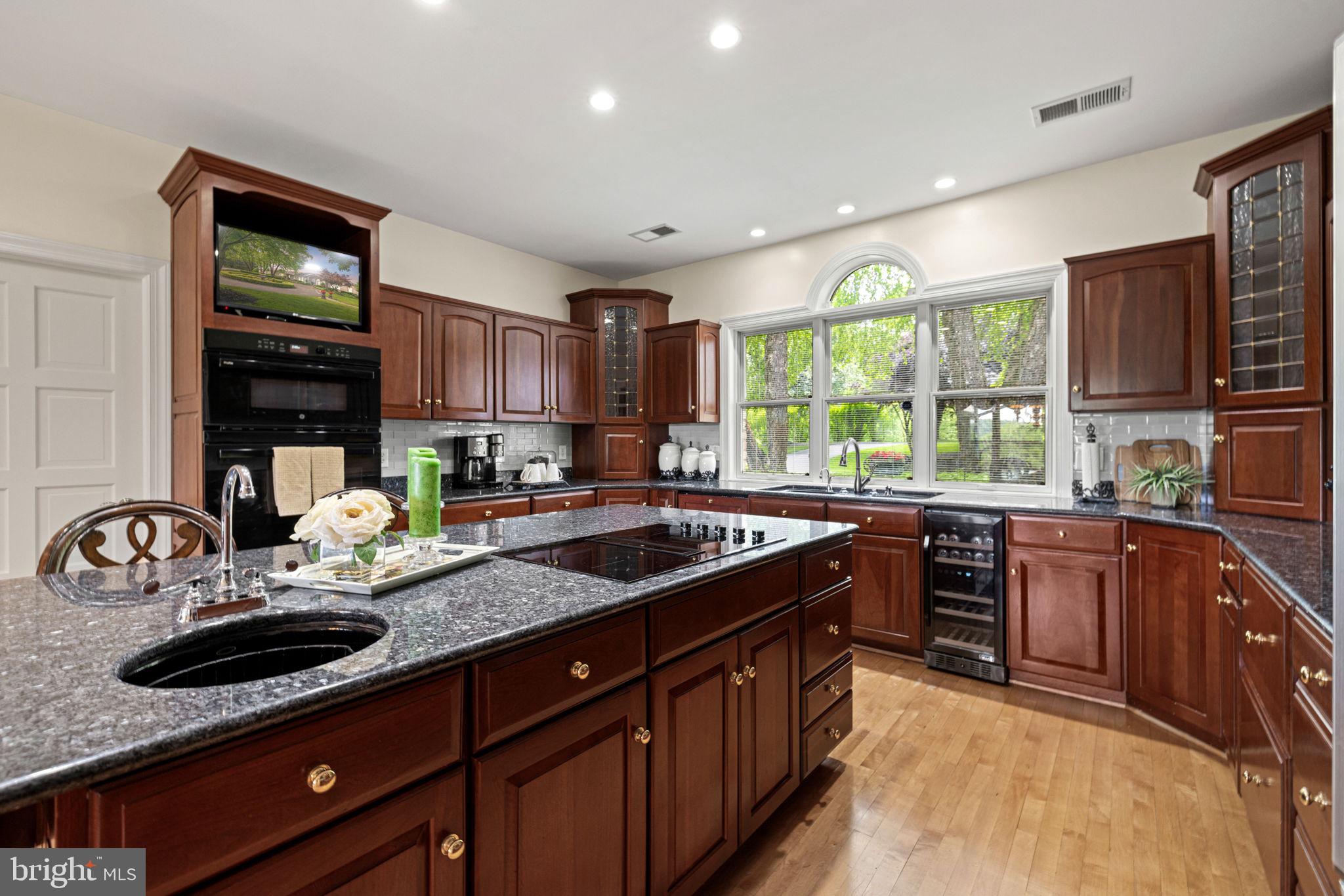 KINGSBROOKE ON THE POTOMAC - Residential