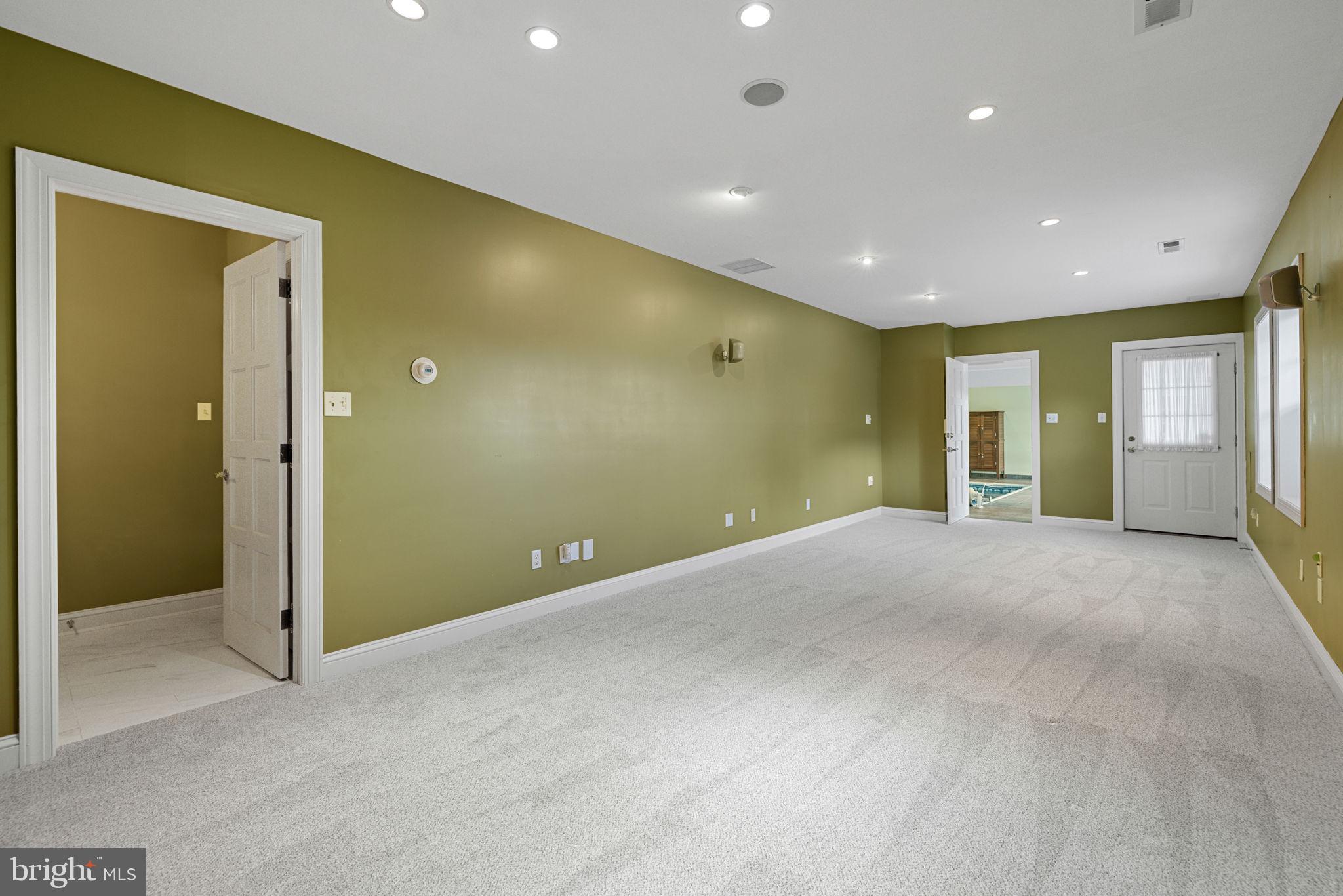 KINGSBROOKE ON THE POTOMAC - Residential