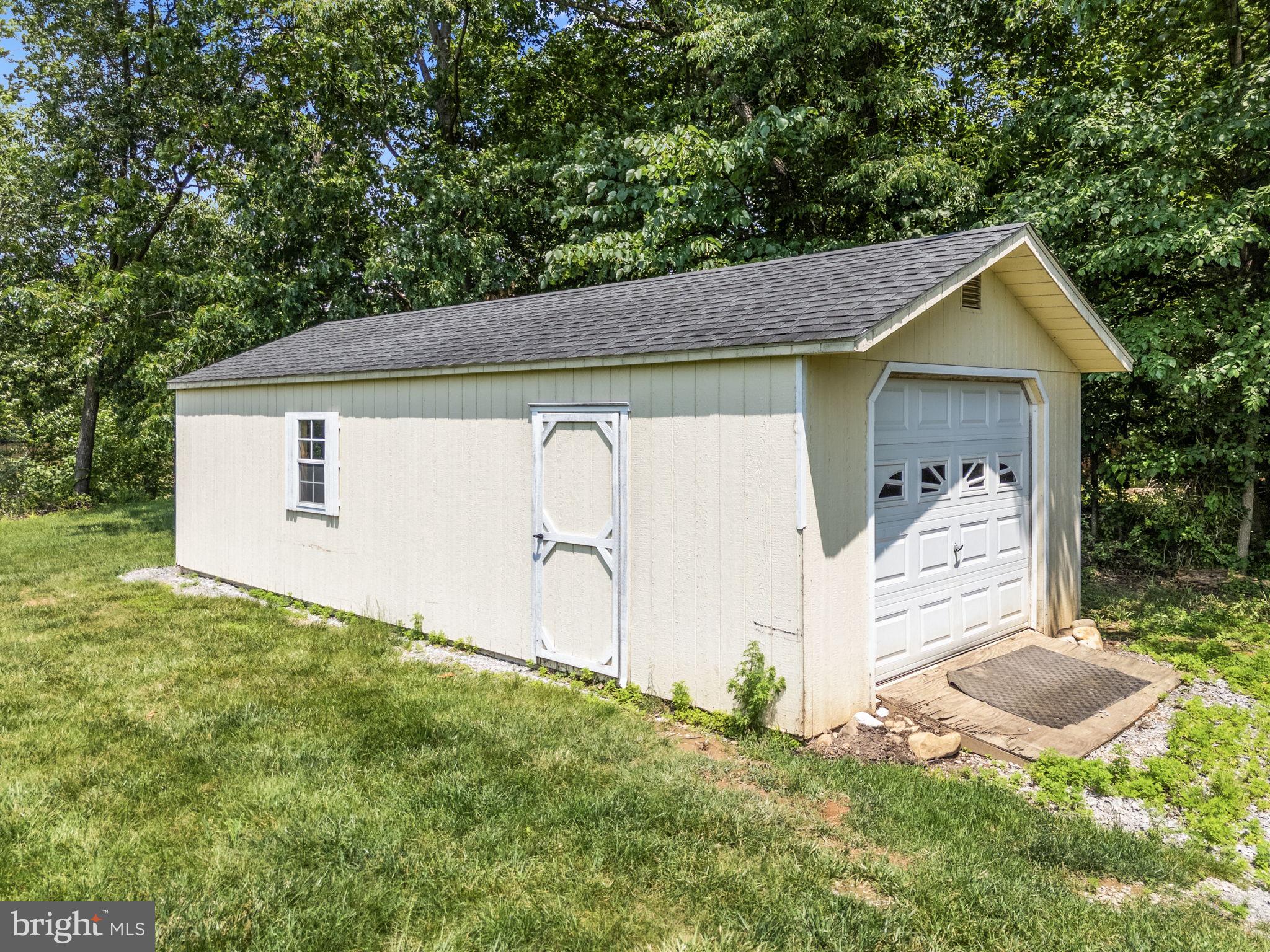 KINGSBROOKE ON THE POTOMAC - Residential