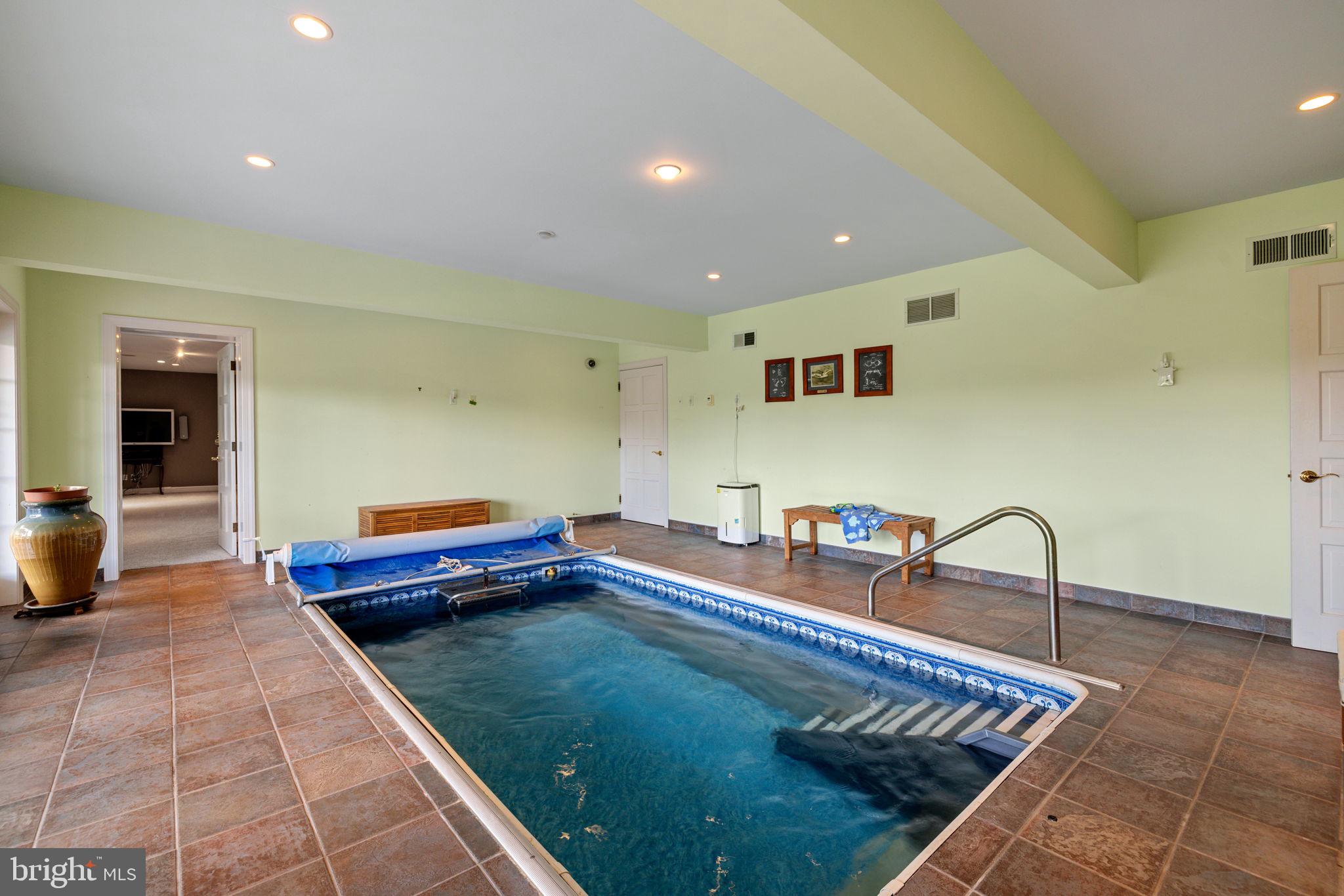 KINGSBROOKE ON THE POTOMAC - Residential