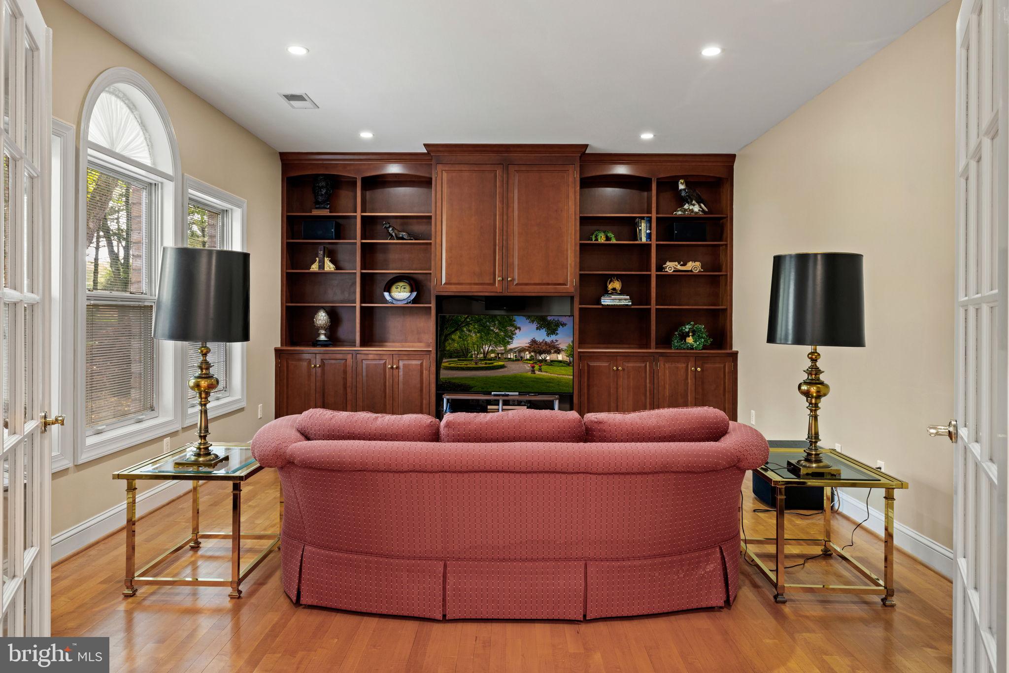 KINGSBROOKE ON THE POTOMAC - Residential