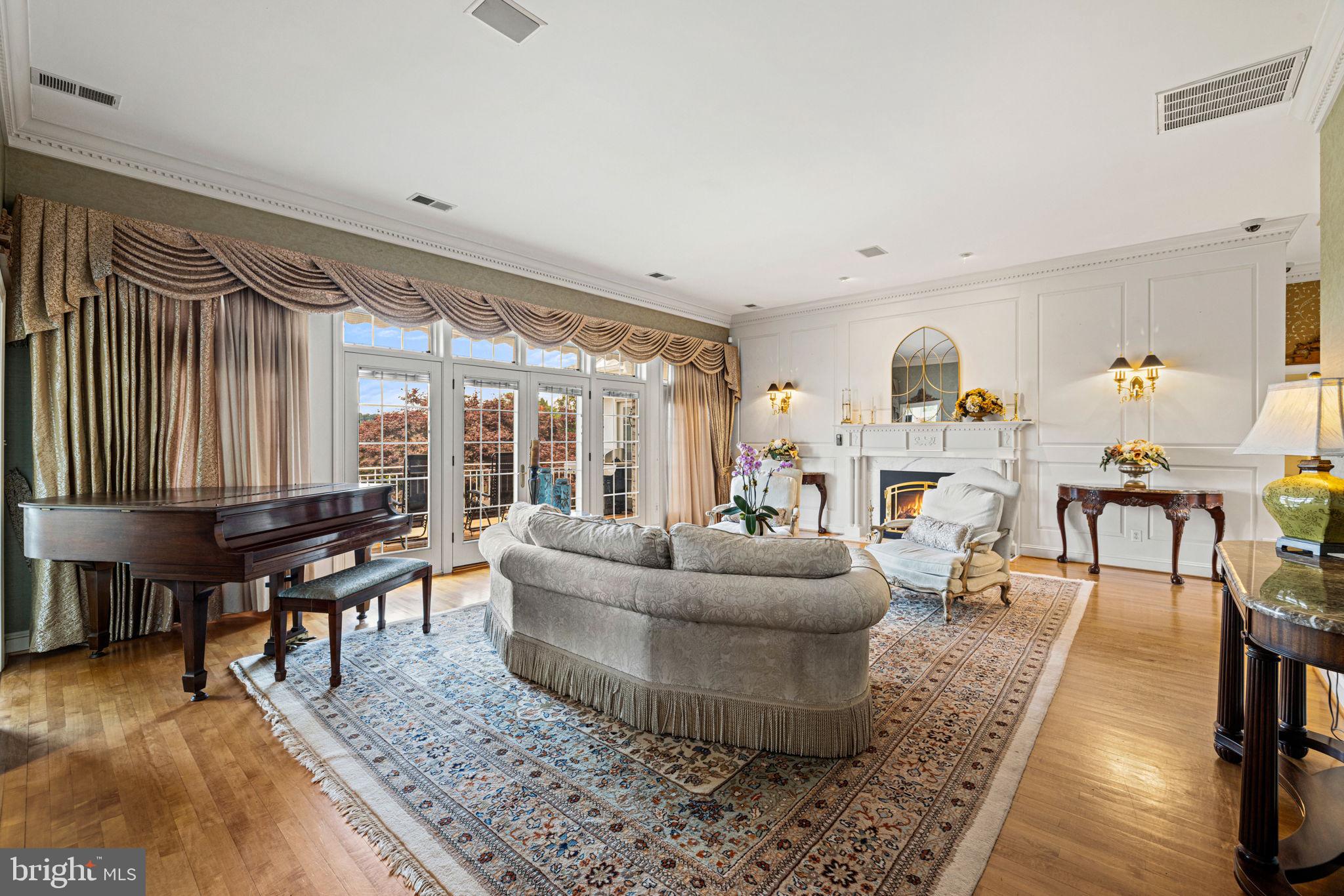 77 LIONHEART TERRACE