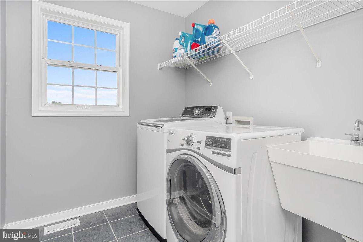 MAUGANS MEADOWS - Residential