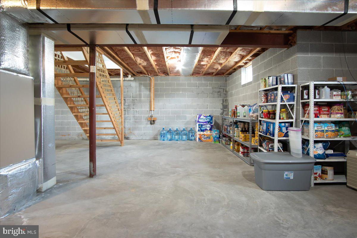 MAUGANS MEADOWS - Residential