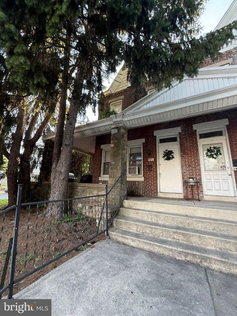 Townhouse For Rent - 6400 Oxford Avenue<br/> PHILADELPHIA, PA 19111
