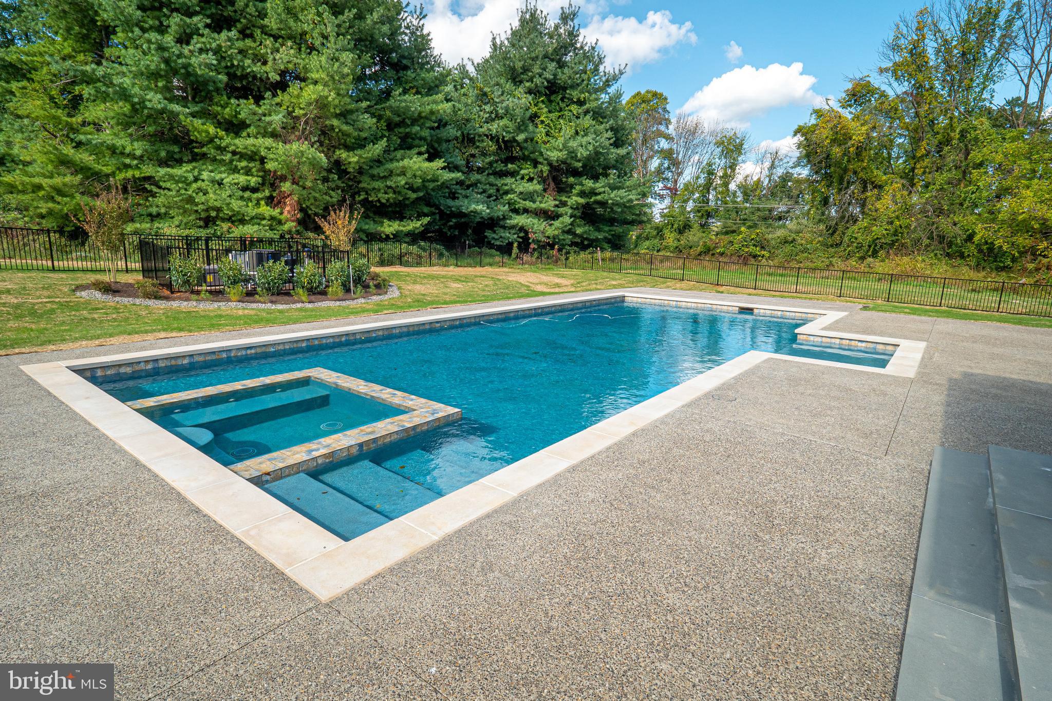 STONEBROOK - Residential