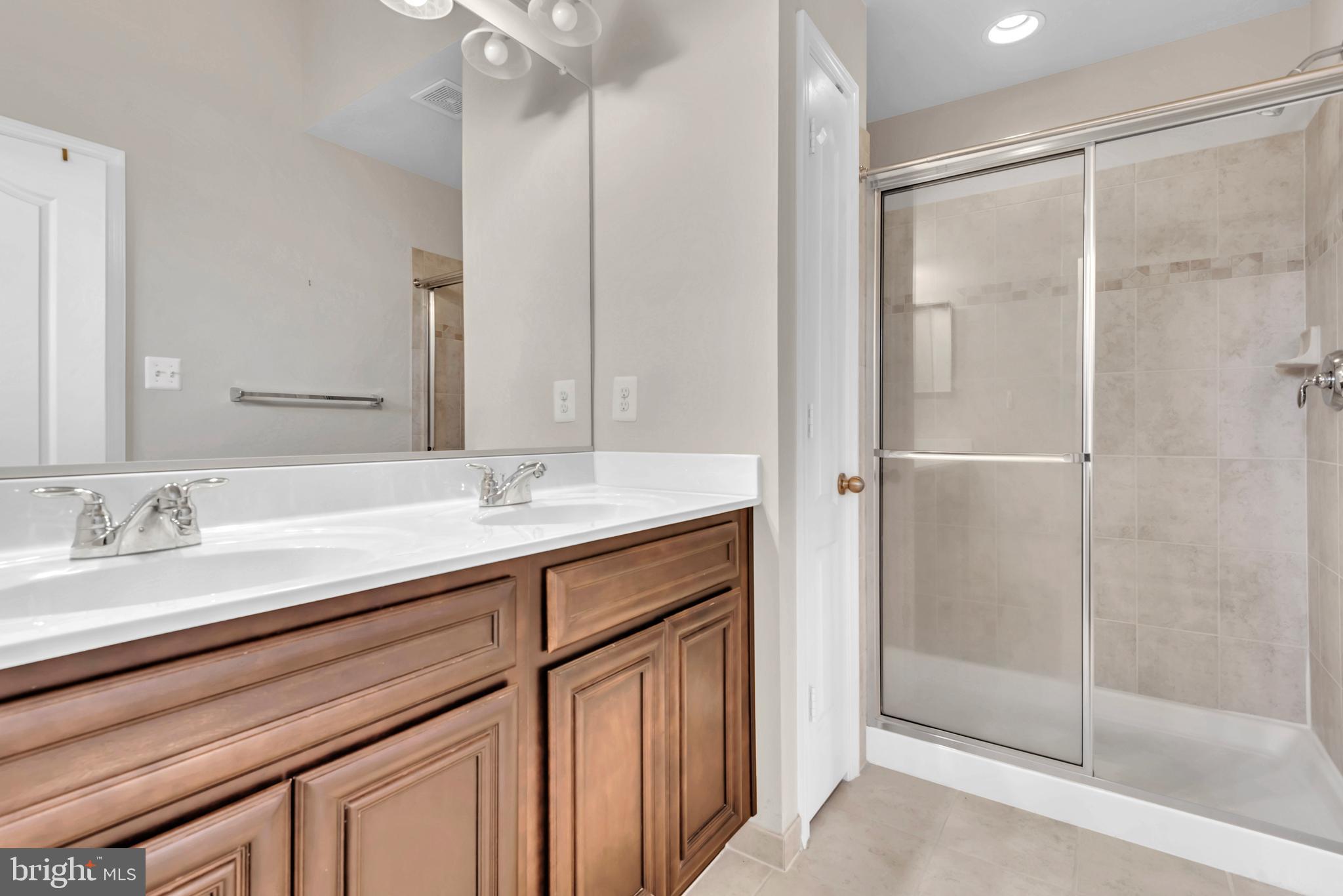 VILLAGE GREENS - Residential Lease