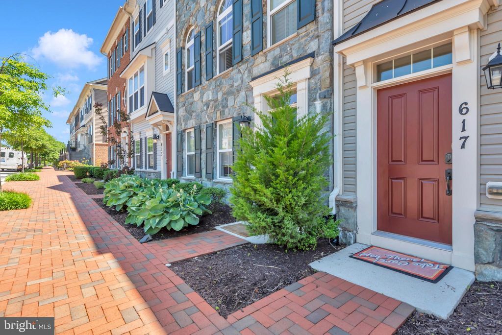 Photo of 617 S Cherry Grove Avenue, ANNAPOLIS, MD 21401 (MLS # MDAA2130262)