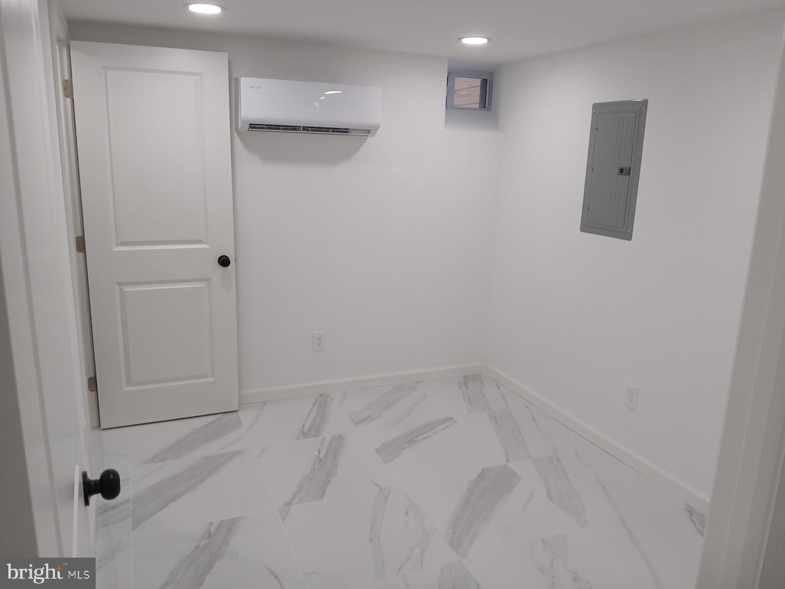 STRAWBERRY MANSION - Residential