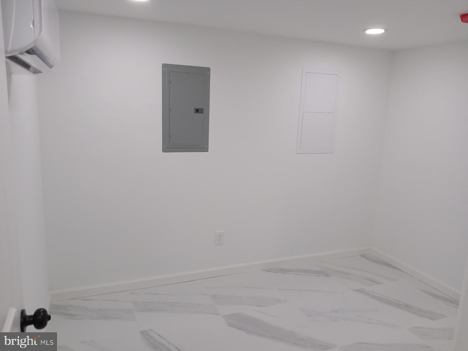 STRAWBERRY MANSION - Residential