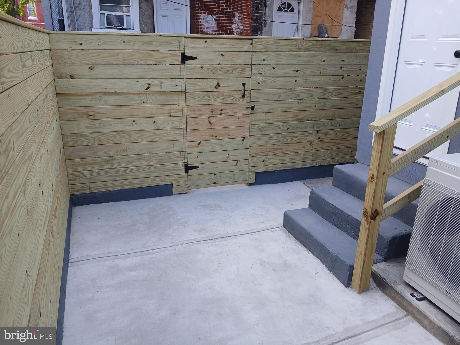 STRAWBERRY MANSION - Residential