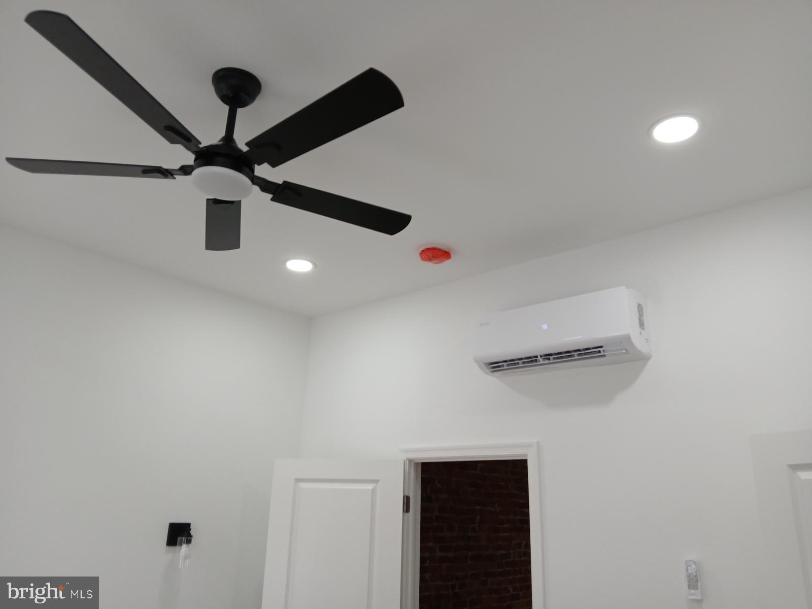 STRAWBERRY MANSION - Residential