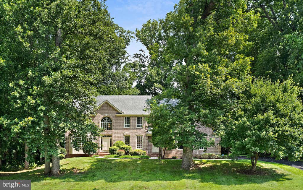 Photo of 10560 Fox Forest Drive, GREAT FALLS, VA 22066 (MLS # VAFX2322916)